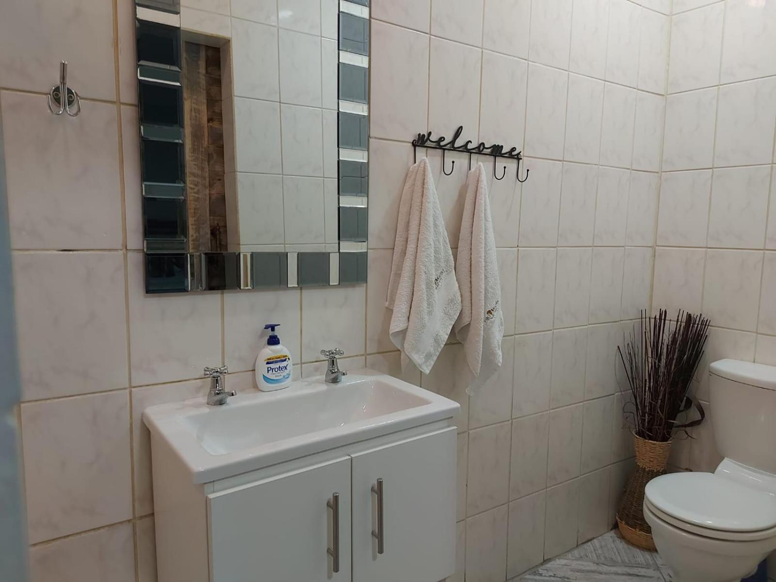 Villa Mariss Guesthouse Kraaifontein Bagian luar foto