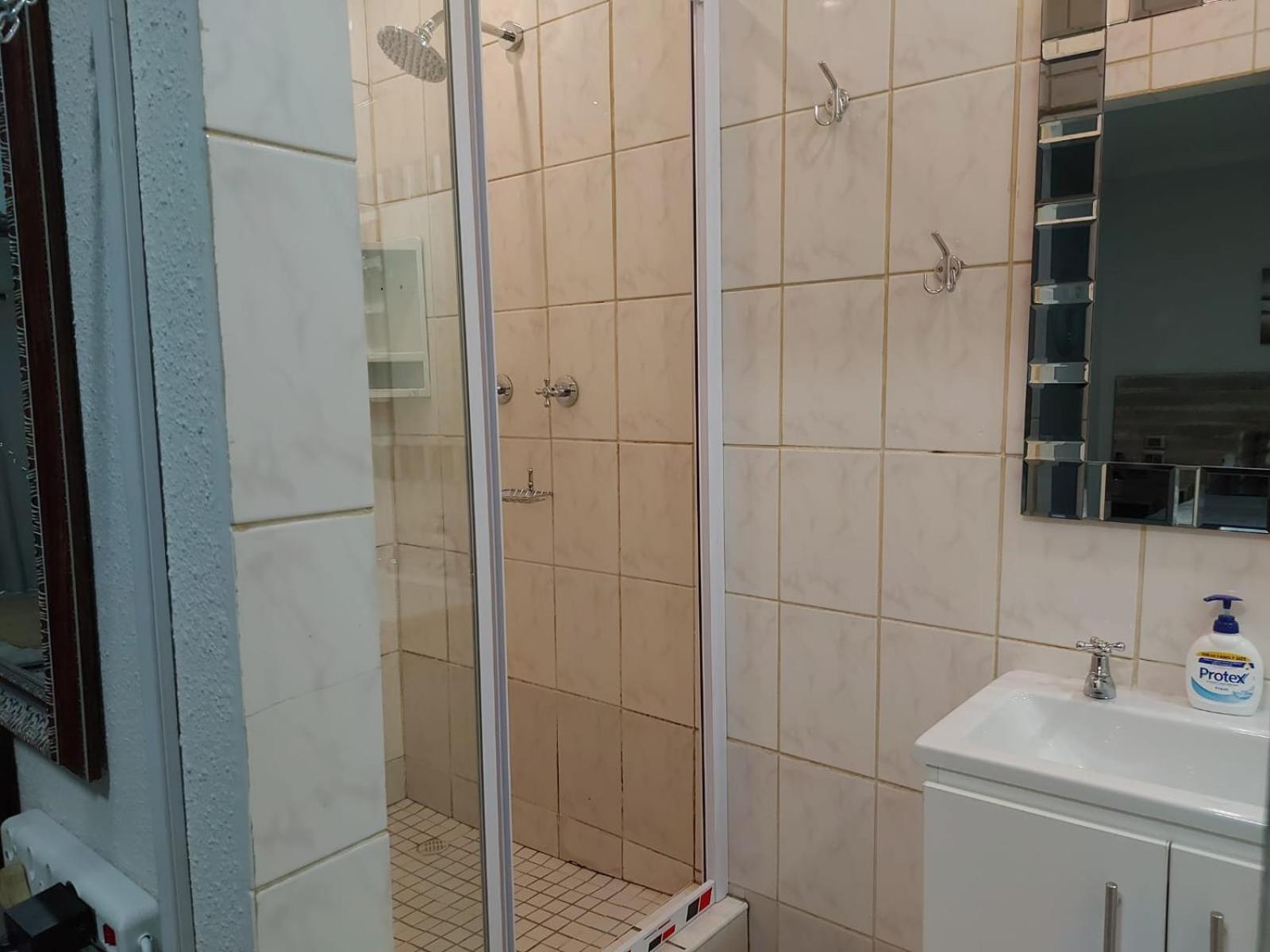 Villa Mariss Guesthouse Kraaifontein Bagian luar foto