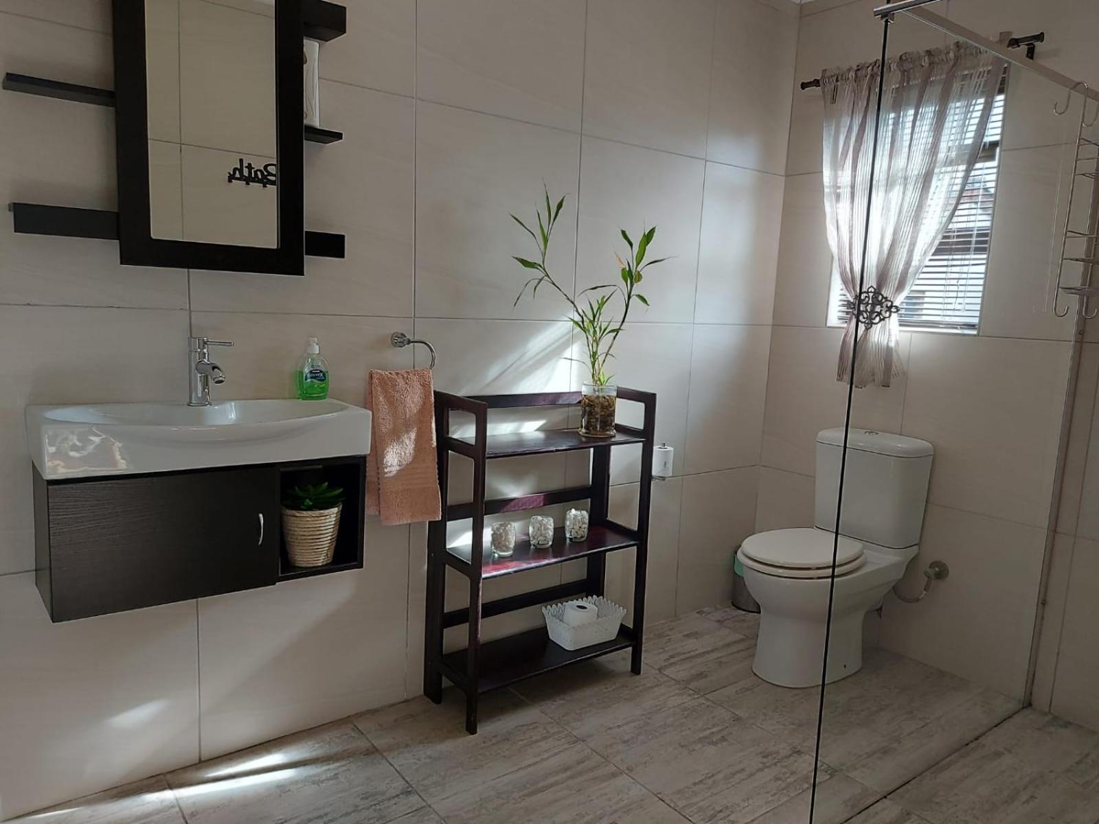 Villa Mariss Guesthouse Kraaifontein Bagian luar foto