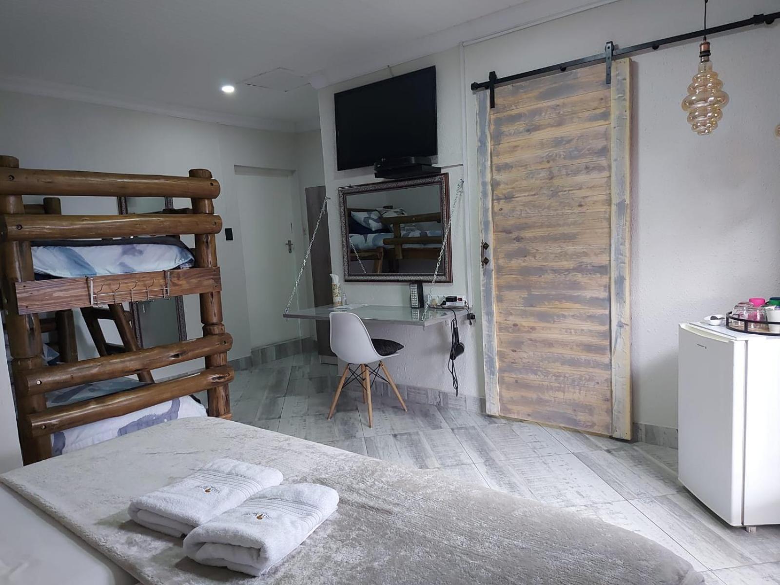 Villa Mariss Guesthouse Kraaifontein Bagian luar foto